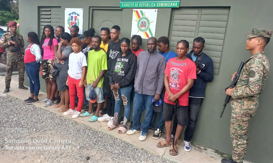 ¡’Relajo’ serio! Más de 70 haitianos interceptados en la frontera de Dajabón Mas de 70 haitianos interceptados en la frontera de Dajabon