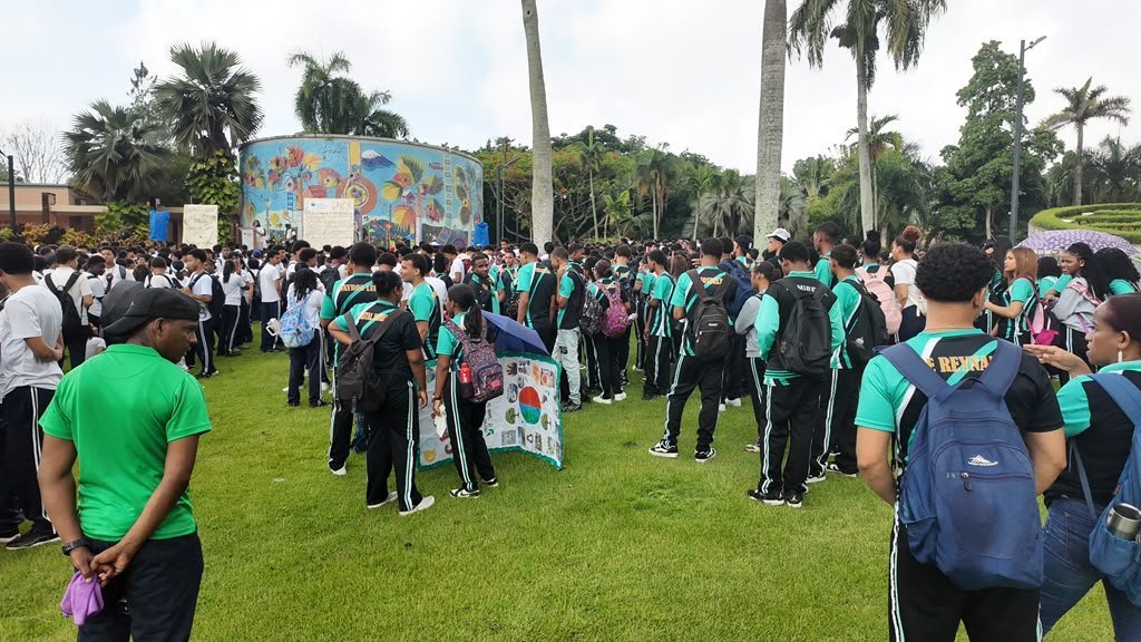 El coro de los estudiantes en el Jardín Botánico