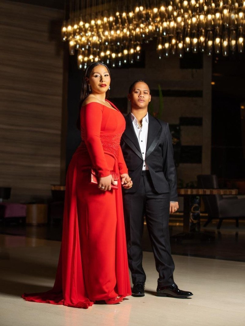 ¡Qué ‘vaina’ bacana! Artistas dominicanos y sus ‘mujeres del proceso’ Artistas dominicanos y sus mujeres del proceso