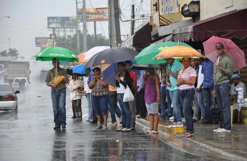 Lluvias por vaguada persisten en República Dominicana