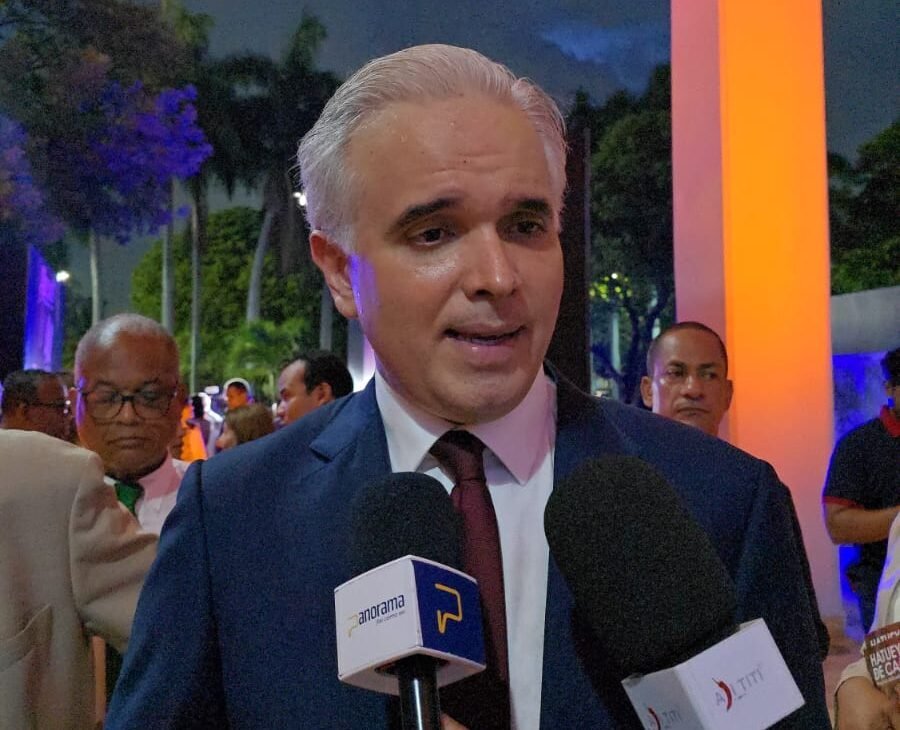 Ministro de Educación Garantiza Cupos Escolares para el Próximo Año