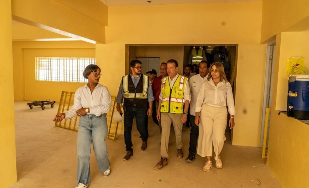 Ito Bisonó supervisa el avance de obras en La Altagracia
