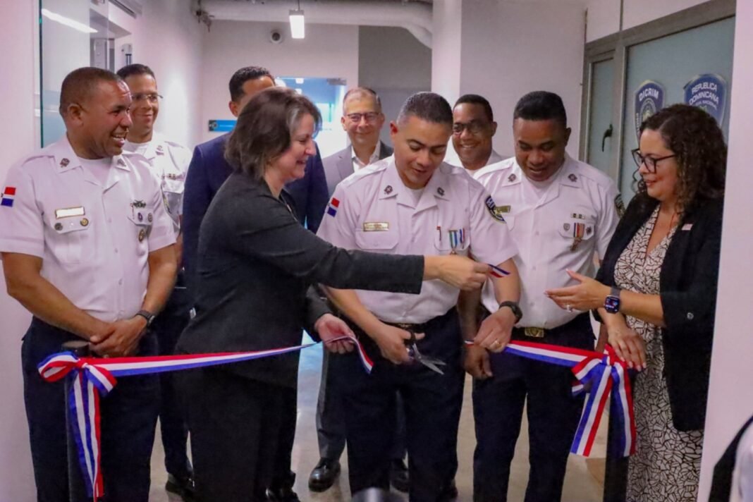 ¡Qué ‘palo’! La Policía Dominicana se pone ‘jevi’ contra el cibercrimen Policía Dominicana se fortalece contra el cibercrimen