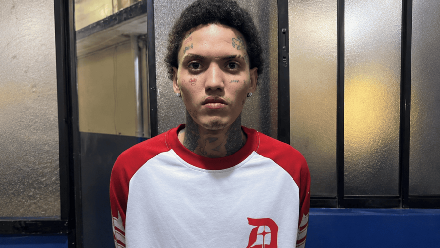 ¡Ay, Dios! Una ‘vaina’ con Onguito Wa: Apresado con ‘arma ilegal’ en San Cristóbal Onguito Wa apresado con arma ilegal en San Cristóbal