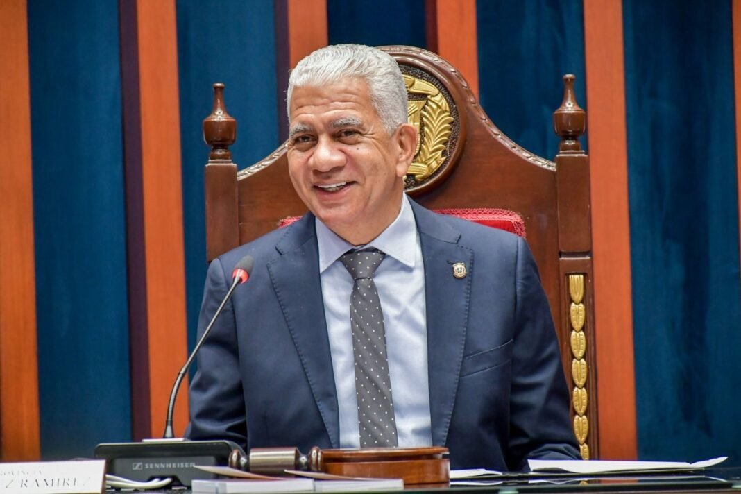 ¡Un viaje de préstamos! Senado aprueba US$600 millones y el ‘coro’ se arma Senado aprueba 600 millones de dólares en préstamos