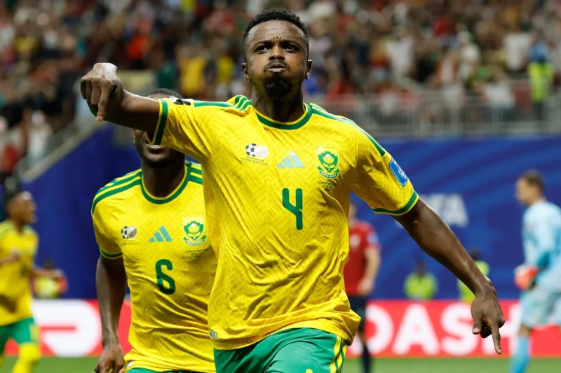 Mundial: Sudáfrica se salva y sigue con vida