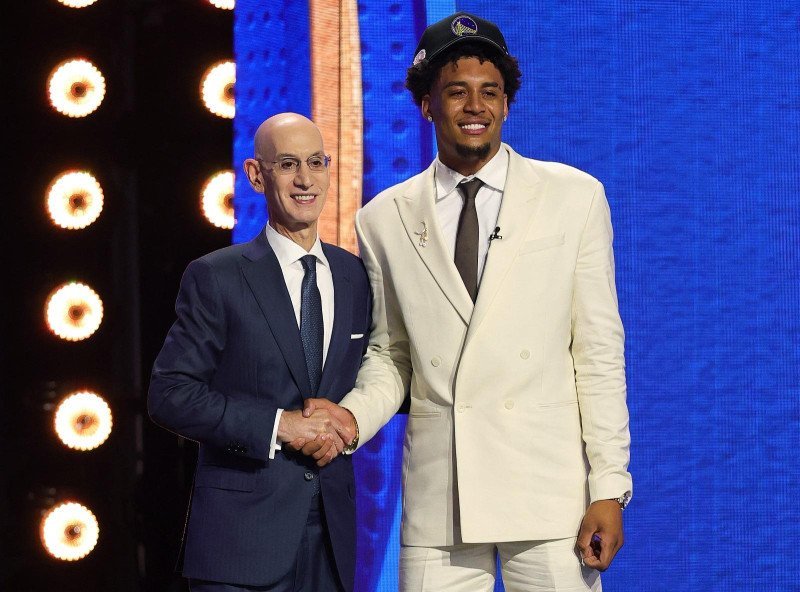 ¡’KLK’ con Yaxel Lenderborg! El ‘tigueraje’ dominicano llega a los Warriors Yaxel Lenderborg: El dominicano que llega a los Warriors de Golden State