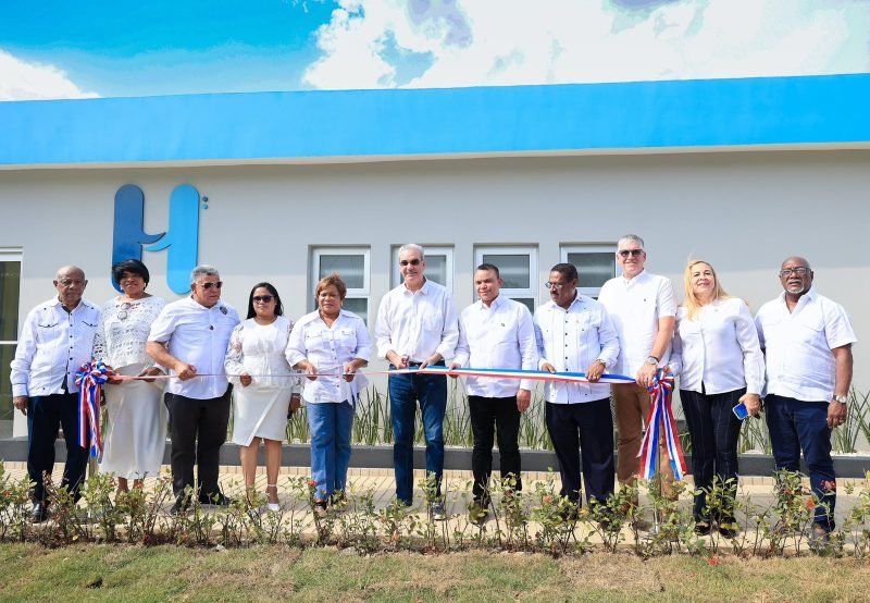 ¡Qué ‘bacano’! Abinader salda una ‘deuda histórica’ con hospital ‘jevi’ en Hacienda Estrella Abinader salda deuda historica con hospital en Hacienda Estrella