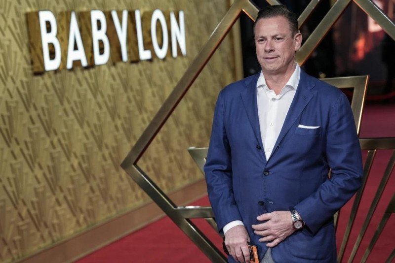 Productor de Hollywood con Acusación de Fraude Millonario