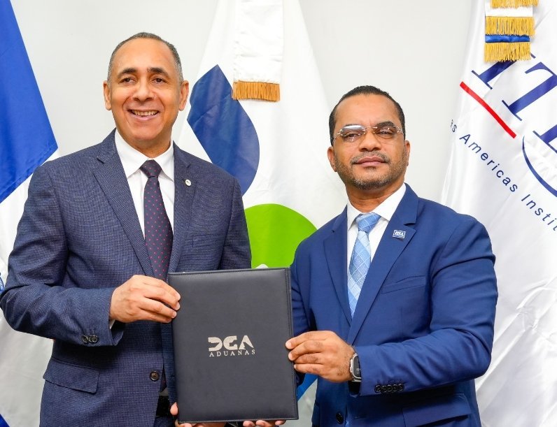 Aduanas y el ITLA preparan Smart Logistics con becas