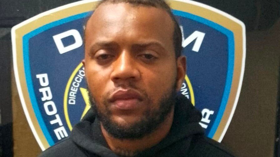 Acusado de homicidio en Baní es capturado en aeropuerto frustrando fuga a Colombia