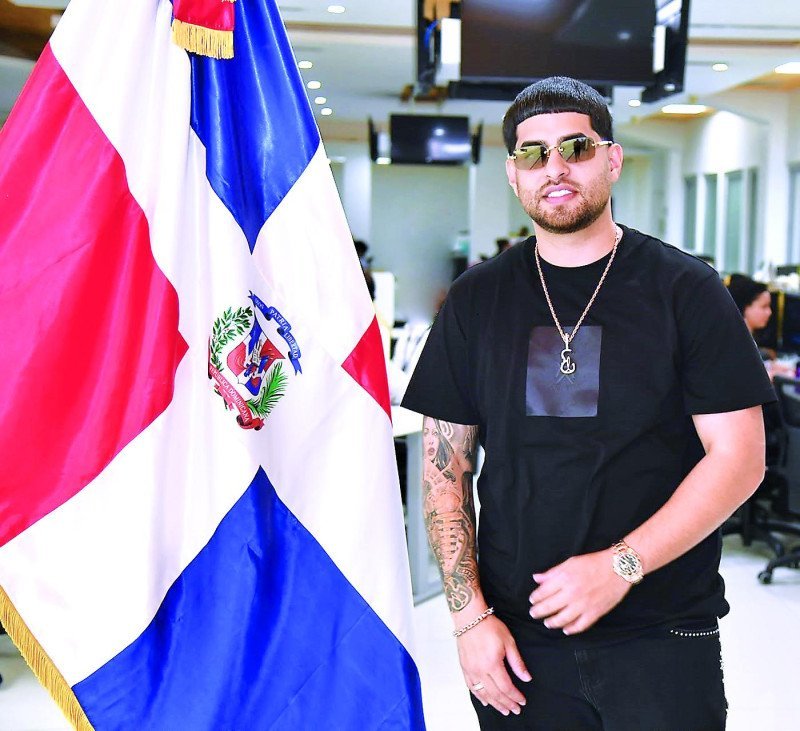 Un Coro de Altura Arcángel y Frabián Elí se Reencuentran en el Estadio Cibao