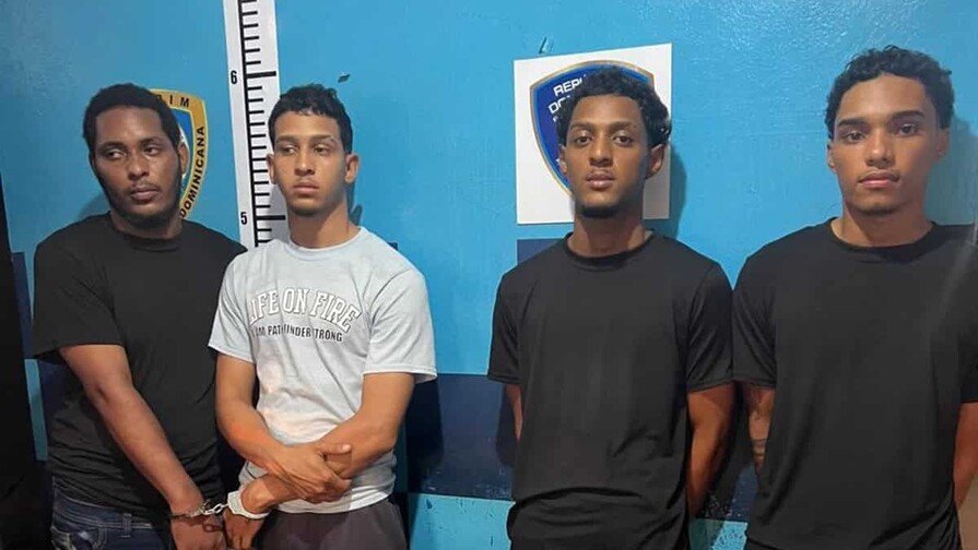 ¡’Vaina’ Rápida! Arrestan a ‘Tigueres’ por Palo a Joyería en Santiago Arrestan a implicados en asalto a joyería en Santiago por rápida acción policial