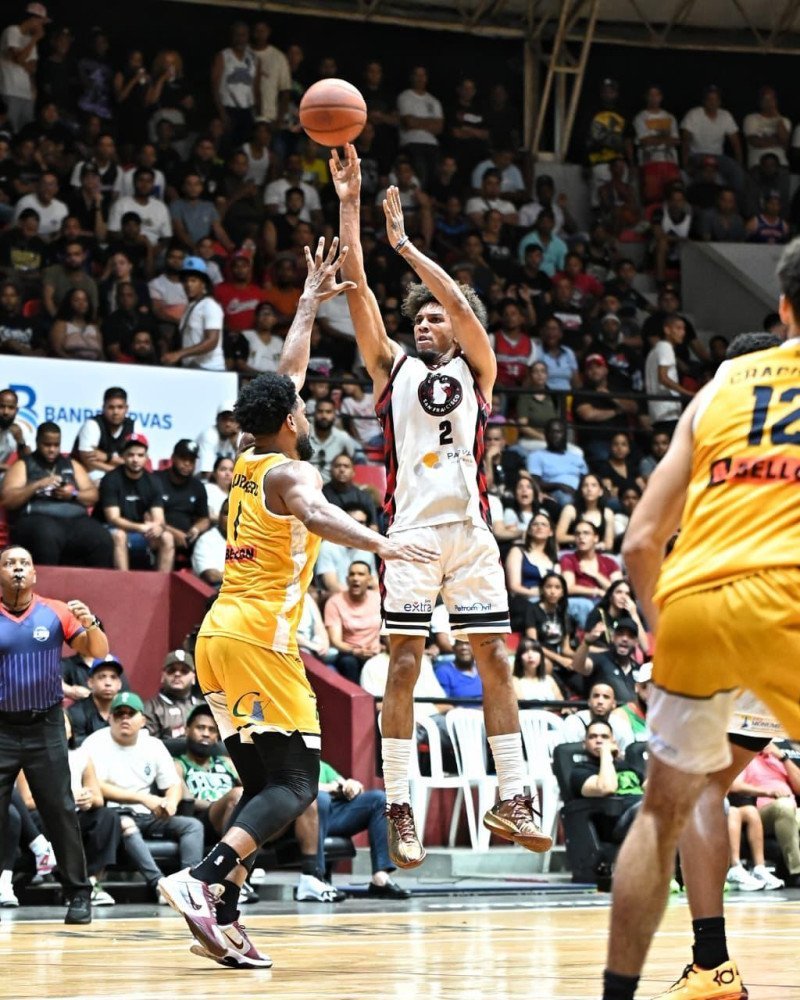 La vaina se puso jevi! Gigantes empatan la final de la LNB 1-1 contra Metros