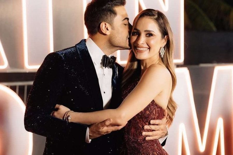 Carlos Rivera y Cynthia Rodríguez: ¡Se armó el ‘lío’! Esperan una ‘princesa’ llamada María Carlos Rivera y Cynthia Rodríguez: Esperan una princesa llamada María
