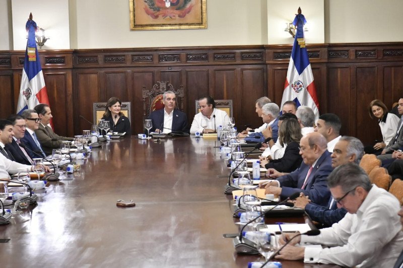 El ‘Tigueraje’ del Gobierno Aprieta para el Presupuesto 2027: ¡Viene un Viaje de Inversión! El Gobierno Aprieta para el Presupuesto 2027: Viene Inversión