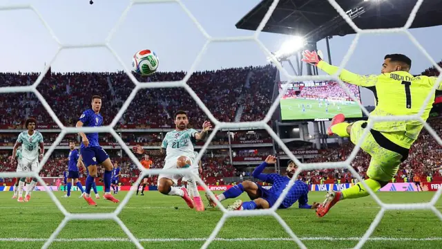 La ‘Vaina’ del VAR: El Gol Anulado a Croacia por el Chip del Balón y la Polémica del Mundial La Decisión del VAR: El Gol Anulado a Croacia por el Chip del Balón y la Polémica del Mundial