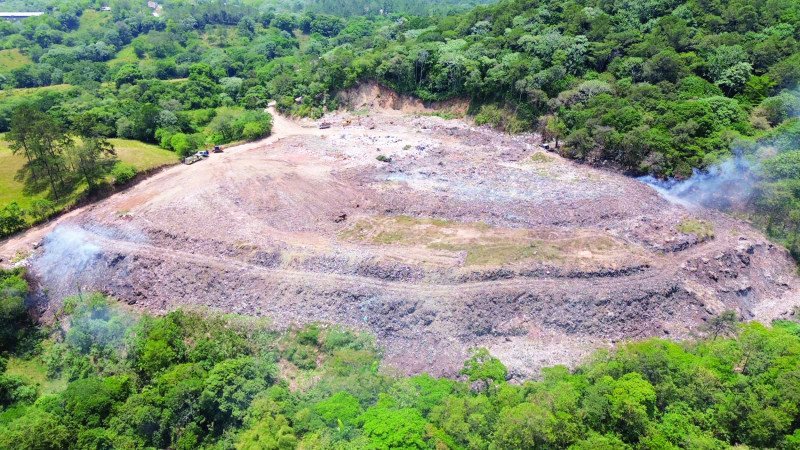 Jarabacoa: DO Sostenible interviene vertedero, que vaina con el humo