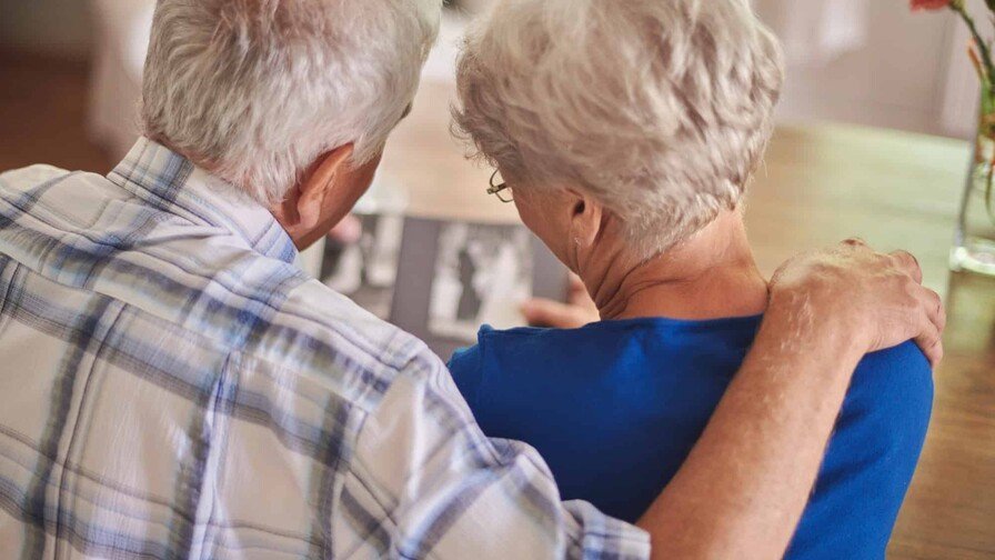 ¡Cuidando el ‘Coco’! El Alzheimer y la Demencia en RD: Un Reto que nos ‘Arropa’ El Alzheimer y la Demencia: Un Reto para República Dominicana