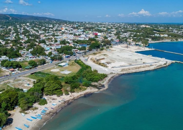 Barahona: Inversión y Avance en el Sur