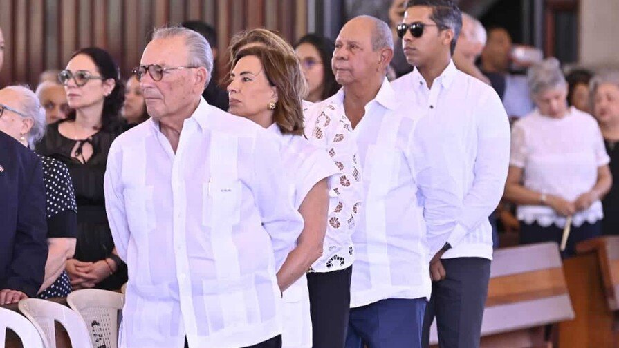 Frank Rainieri y la ‘vainita’ de una amistad eterna con monseñor Camilo Frank Rainieri y la vainita de una amistad eterna con monseñor Camilo