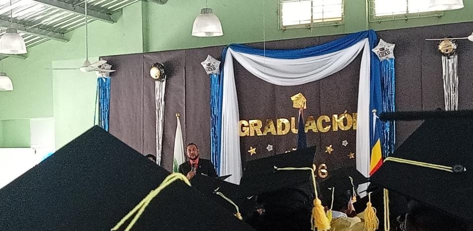 La graduación de Tzu Chi: Un ‘coro’ de amor y empatía en Villa Hermosa Graduación de Tzu Chi: Amor y Empatía en Villa Hermosa