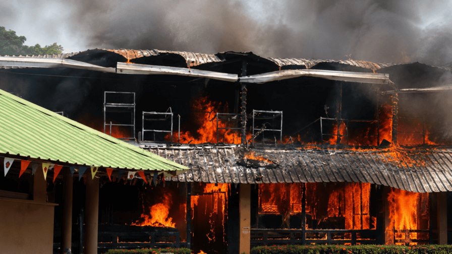 ¡Qué Vaina! Incendio en Campamento Comatillo Deja Susto, Pero la Gente Está ‘Bacana’ Incendio en Campamento Comatillo Deja Susto Pero la Gente Esta Bacana