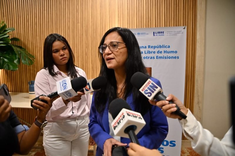 El ‘Vapeo’ en Jóvenes: ¡La Vaina está Seria en el Patio Dominicano! El Vapeo en Jóvenes: La Situación es Seria para la Salud Dominicana