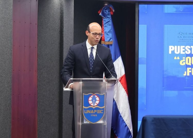 ¡Atención, mi gente! El Cambio Climático es la ‘Vaina’ Fuerte Que Viene a Sacudir las Finanzas Dominicanas El Cambio Climático y Las Finanzas Dominicanas