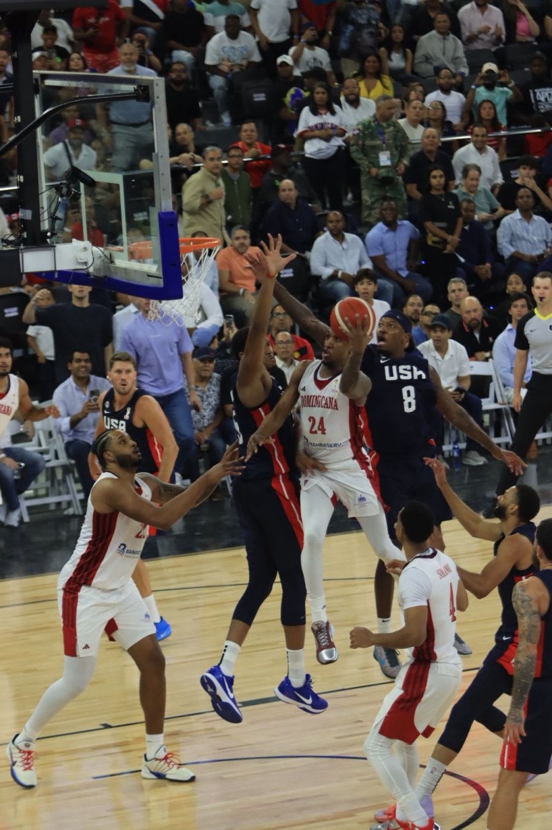 La Seleccion Dominicana Cae ante USA en un Partido en el Nuevo Palacio