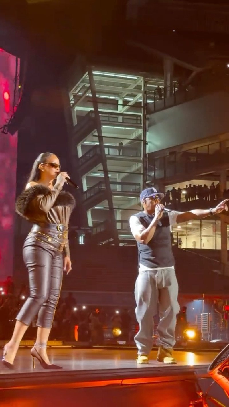 ¡Rihanna ‘se lució’ con Jay-Z en Nueva York: un ‘bacaneo’ de regreso! Rihanna se lució con Jay-Z en Nueva York: un bacaneo de regreso