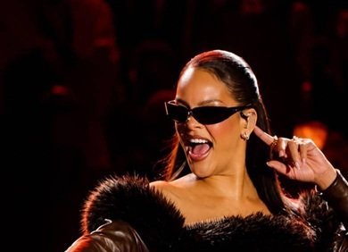 ¡La ‘Riri’ está de vuelta! Rihanna prende la tarima con Jay-Z en Nueva York, ¡qué ‘bacano’! Rihanna está de vuelta: enciende la tarima con Jay-Z en Nueva York