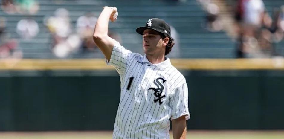 Roch Cholowsky: Su pacto con Medias Blancas es la noticia del momento en el béisbol