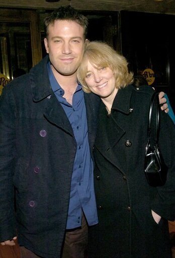 El ‘Golpe Duro’ a Ben Affleck: Se Revela Causa de Muerte de su Madre El Golpe Duro a Ben Affleck: Se Revela Causa de Muerte de su Madre