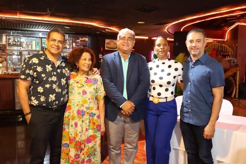 El Club Arroyo Hondo se pone ‘bacano’ con su Temporada de Teatro y Más El Club Arroyo Hondo se pone bacano con su Temporada de Teatro y Más