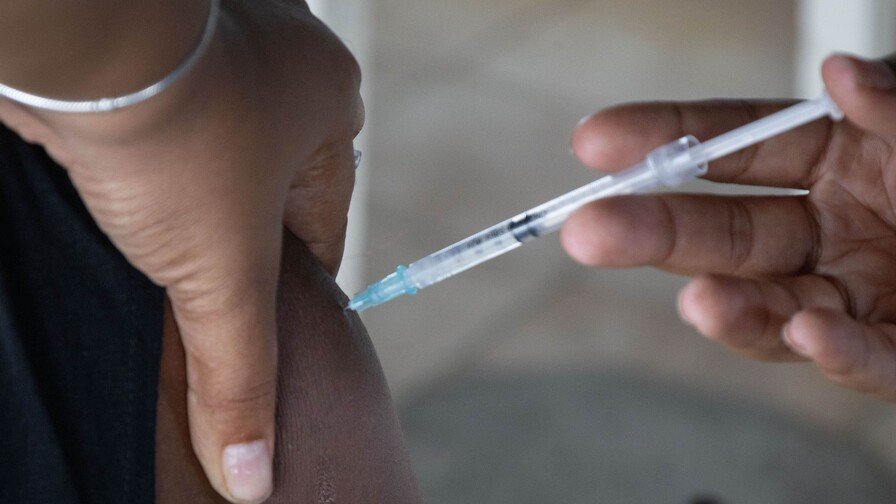 La ‘Vaina’ de las Vacunas: Dengue y Herpes Zóster Aún en la Espera Pública La Vaina de las Vacunas: Dengue y Herpes Zóster Aún en la Espera Publica