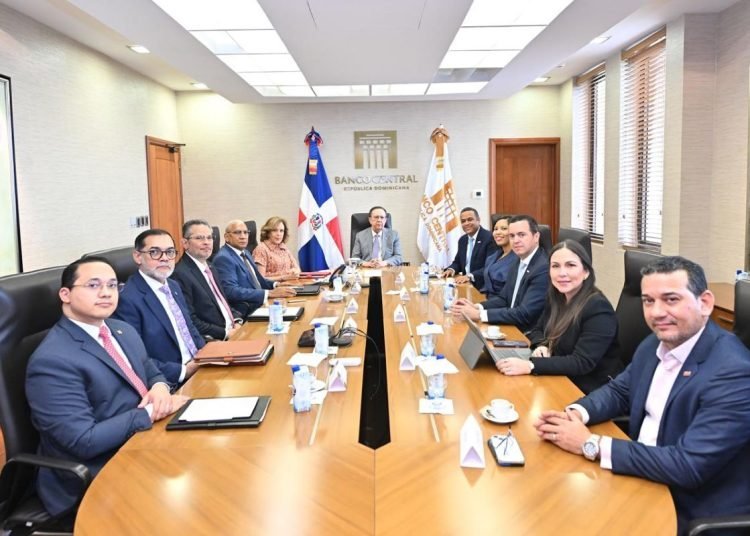 La ‘vaina’ va en serio: Banco Central y Adofintech ‘ponchando’ la inclusión financiera Banco Central y Adofintech impulsan la inclusión financiera
