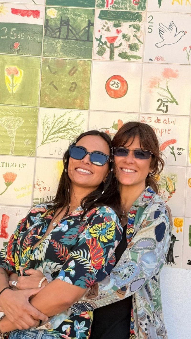 ¡Qué ‘coro’ más chulo! Vanesa Martín y Julieta Grajales confirman su amor sin ‘tapujos’ Que coro mas chulo Vanesa Martin y Julieta Grajales confirman su amor sin tapujos