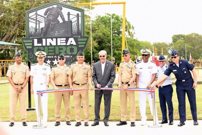 Abinader inaugura centro de entrenamiento militar: ¡Un ‘palo’ de tecnología para el Ejército! Abinader inaugura centro de entrenamiento militar: Un palo de tecnología para el Ejército