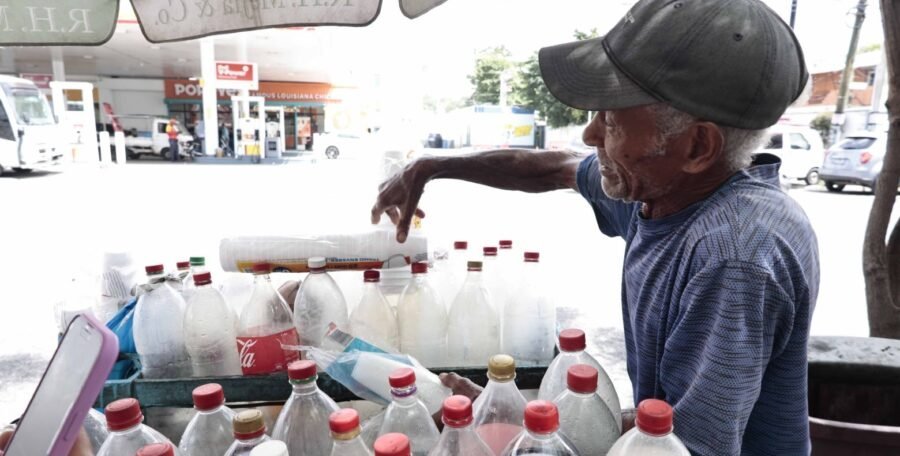 ¡Los ‘Viejos’ Activos: El Coro Laboral Dominicano se Crece a partir de los 60! Los Adultos Mayores y su Rol Creciente en el Mercado Laboral Dominicano