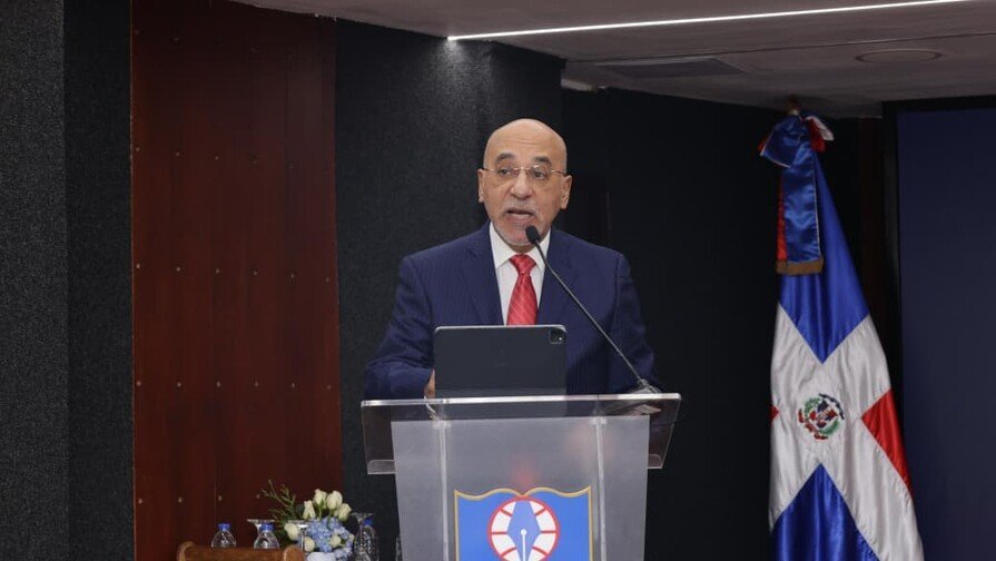 Aníbal de Castro en UNAPEC: La Importancia de Verificar la Verdad en el Periodismo Actual