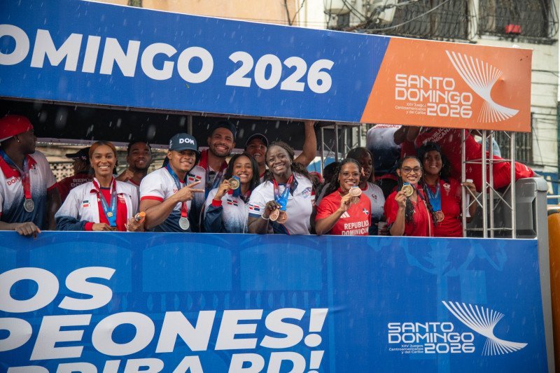 ¡Qué ‘coro’ se armó! La lluvia no aguó la fiesta de nuestros campeones de los JCC 2026 La celebración de los campeones dominicanos de los JCC 2026 bajo la lluvia