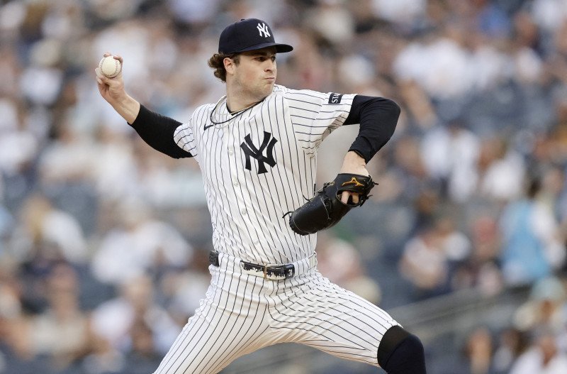 Yankees blanquean a Boston 1-0 con Cam Schlittler en la loma