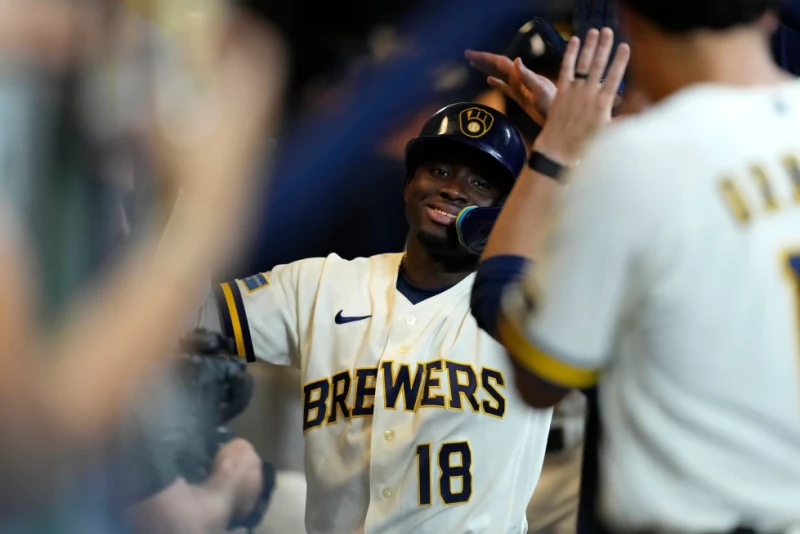 ¡Cerveceros Arman un ‘Coro’ de Blanqueada Histórica en la MLB! Cerveceros Arman un Coro de Blanqueada Historica en la MLB