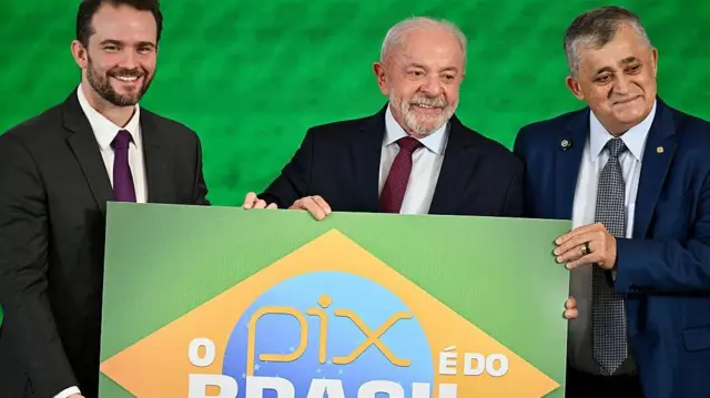 Pix: ¡Qué ‘Vaina’ de Éxito! El Sistema Brasileño que Puso a Sudar a los Gigantes de Pagos Pix: El Sistema Brasileño que Puso a Sudar a los Gigantes de Pagos