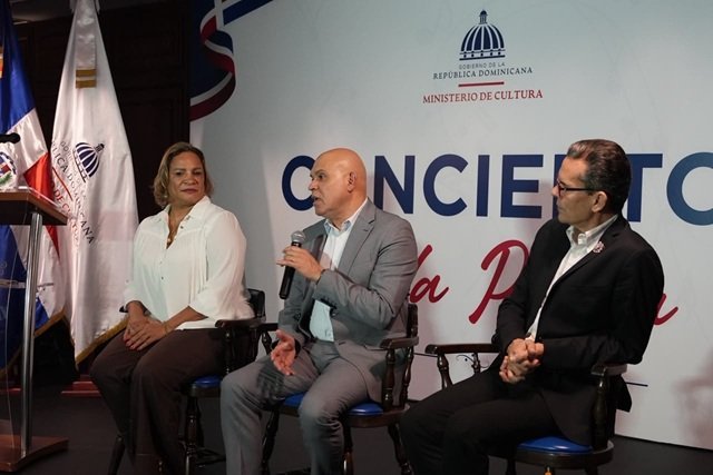 Santiago de Fiesta Concierto por la Patria de lujo para la Restauracion