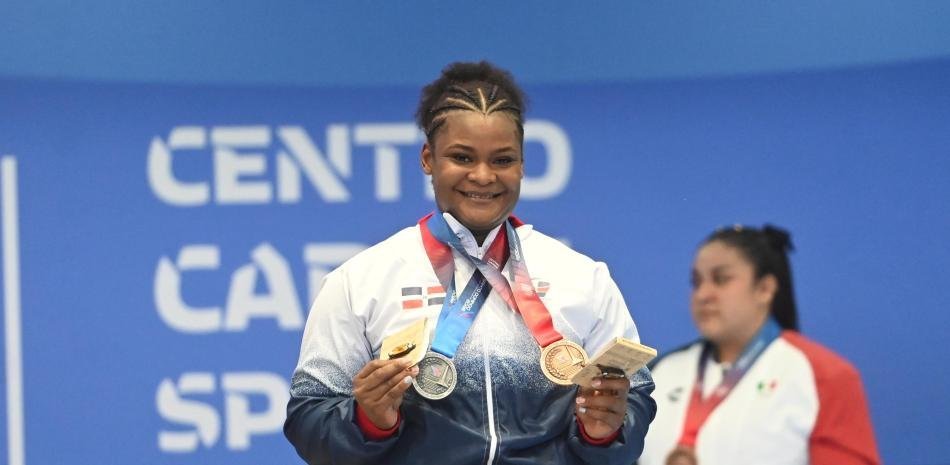 Crismery Santana: Una atleta destacada en las pesas que nos llena de orgullo