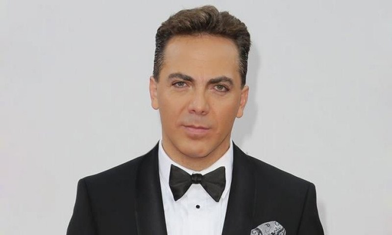 Cristian Castro se gradúa de bachiller: ¡Una ‘vaina’ buena a los 51! Cristian Castro se gradua de bachiller: Una vaina buena a los 51