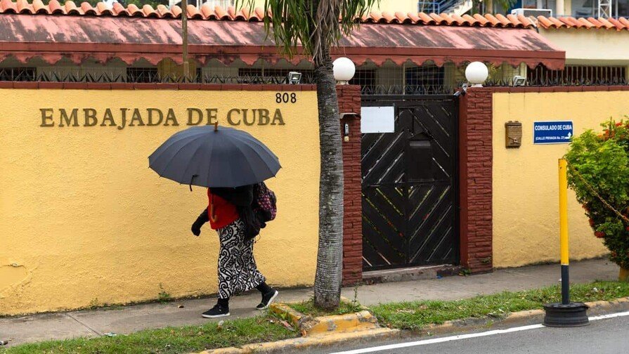 ¡Tremenda ‘Vaina’! RD Pide Retiro de Diplomáticos Cubanos y Cuba Acusa a EE.UU. Tremenda Vaina! RD Pide Retiro de Diplomáticos Cubanos y Cuba Acusa a EE.UU.