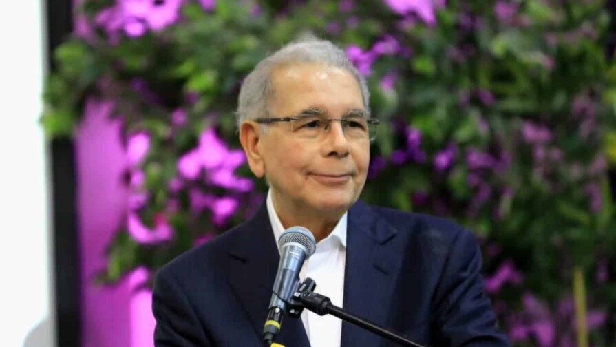 Danilo Medina ‘jala el pie’: ‘¡Qué Vaina Tan Cara!’ este Gobierno del PRM Danilo Medina jala el pie: Que Vaina Tan Cara este Gobierno del PRM